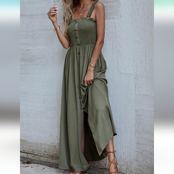 NWOT! Green Ruffle Detail Dress - Picture 2 of 9